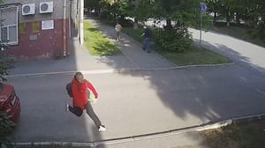 Новости Уфы и Башкортостана Ограбление в одном из дворов на проспекте Октября в Уфе попало на видео