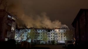 Новости - В Тобольске из-за пожара в жилом доме эвакуировали более 300 человек