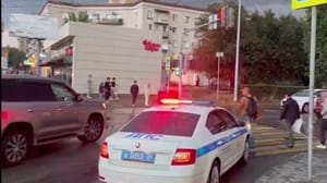 Вести. Волгоград - В Волгограде КамАЗ сбил трех человек на пешеходном переходе