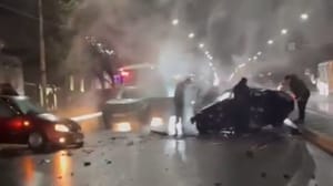 Новости - Очевидцы сняли в Шахтах последствия аварии с двумя пострадавшими детьми