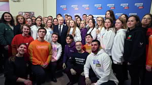Вести в 20:00 Путин расписался на толстовке со своей цитатой
