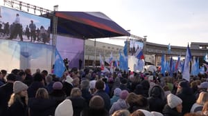 Вести. Регион-Тюмень Тюменцы спели гимн России на Цветном бульваре в честь исторического события