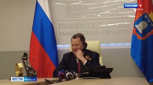ВестиТамбов - «Чтобы через год оставались в строю!»: Максим Егоров поздравил ветеранов с Днём Победы