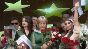 Вести Карачаево-Черкесия В Черкесске торжественно вручили дипломы выпускникам Колледжа индустрии питания, туризма и сервиса