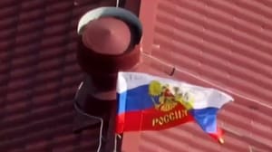 Новости Российский флаг поднят над Нью-Йорком