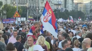 Новости - Тысячи людей вышли на улицы Белграда, протестуя против добычи лития в Сербии