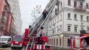 Новости В пятиэтажном жилом доме на 3-й Тверской-Ямской улице в Москве произошел пожар