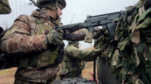 Новости Военные делят обязанности не только на боевой задаче, но и в быту