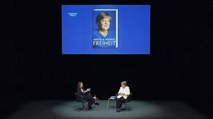 Вести в 20:00 Встреча с Трампом и лабрадор Кони: психологические травмы в мемуарах Меркель