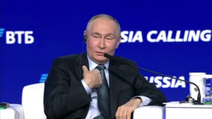 Новости Путин высказался о Трампе и использовании доллара